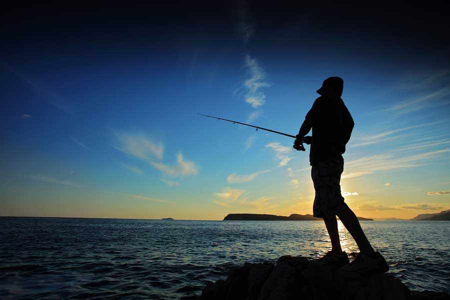 uni student activity camp beach fishing